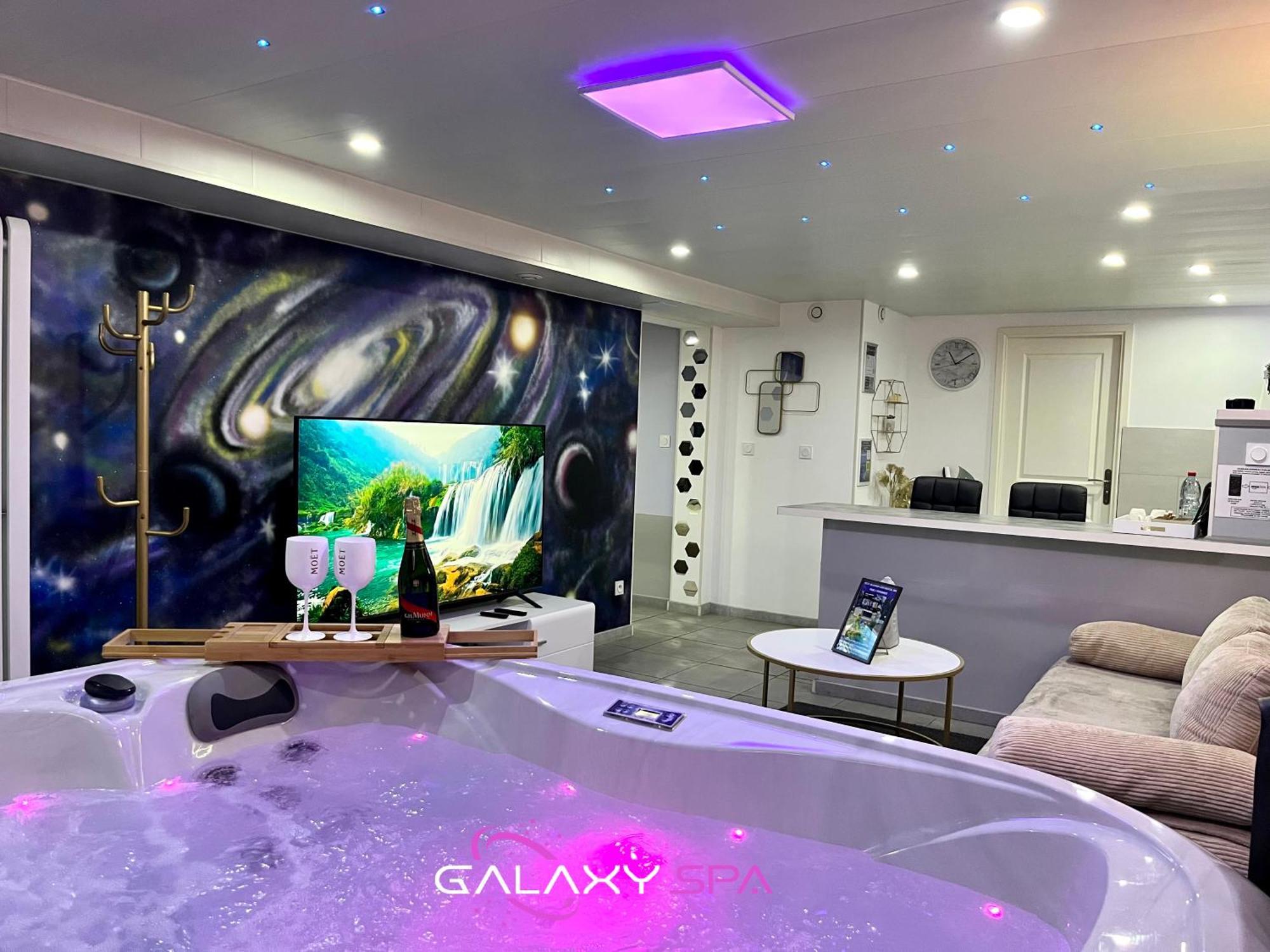 Galaxy Spa - Suite Mercure Jacuzzi Privatif Champigneulles Exterior photo