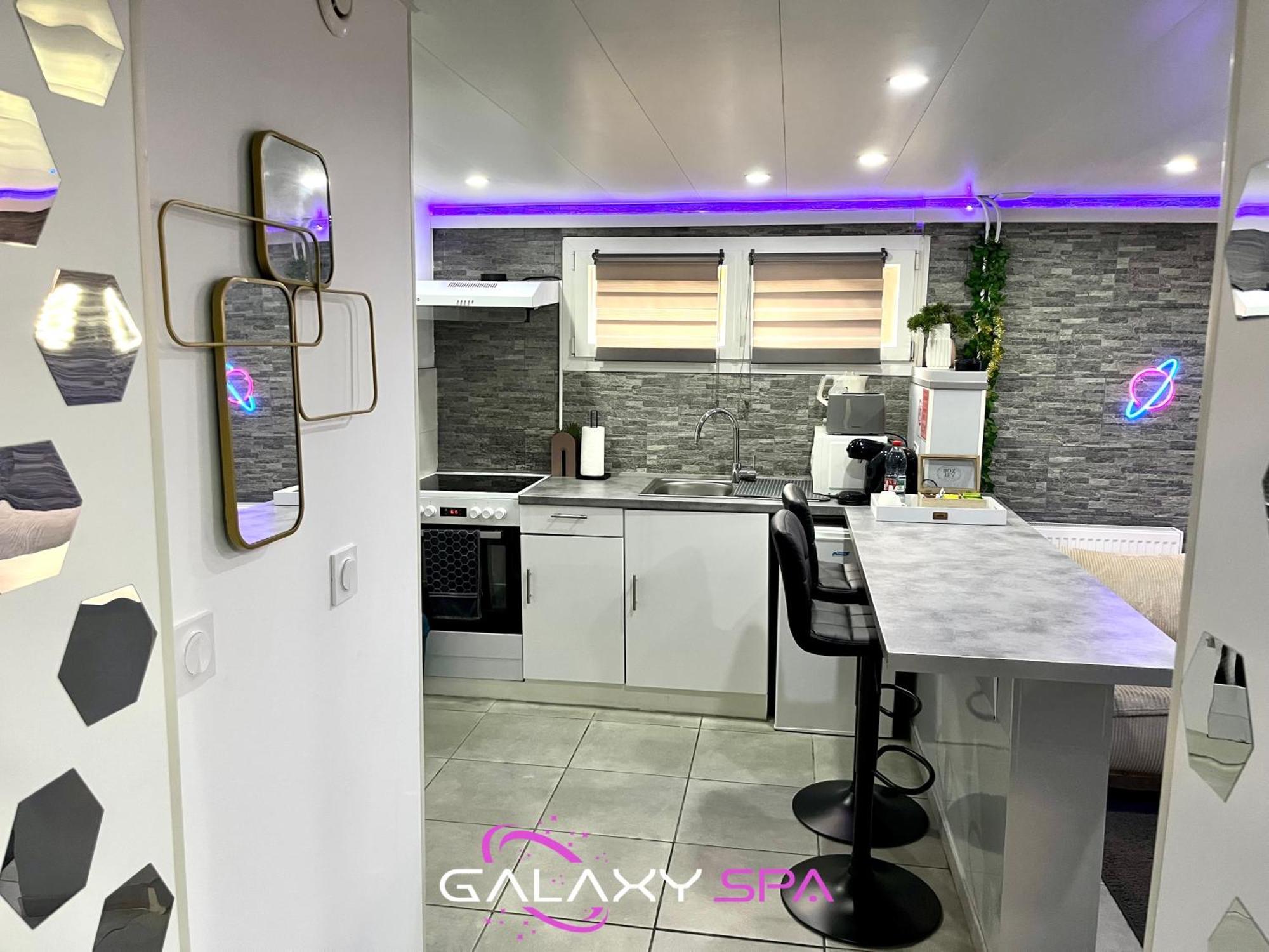 Galaxy Spa - Suite Mercure Jacuzzi Privatif Champigneulles Exterior photo